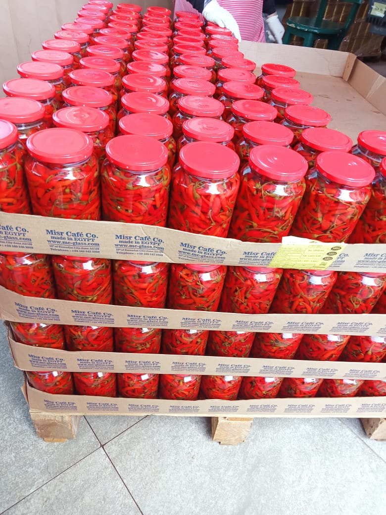 Whole hot piri piri peppers